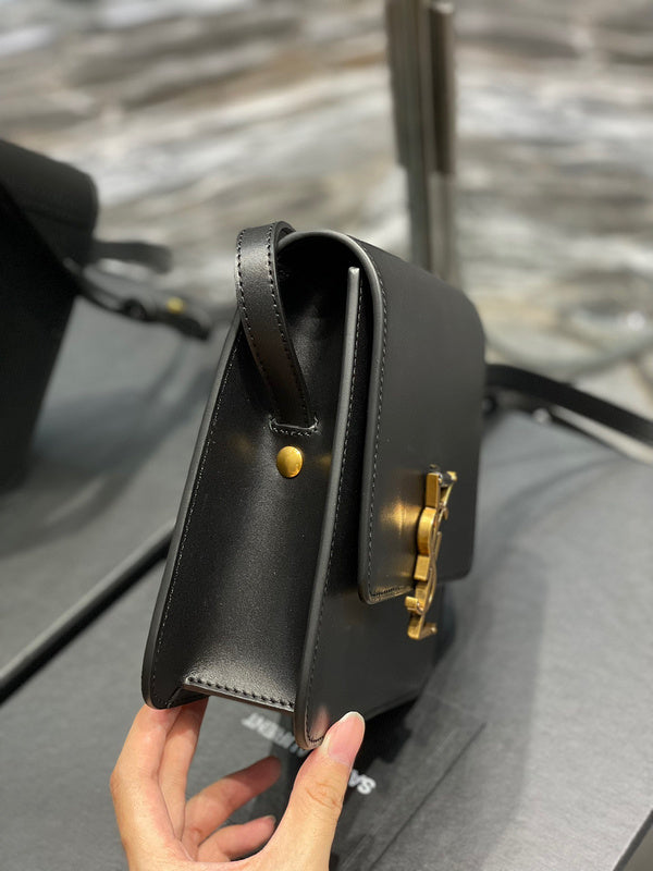 Amelia - YSL Bag - 3912