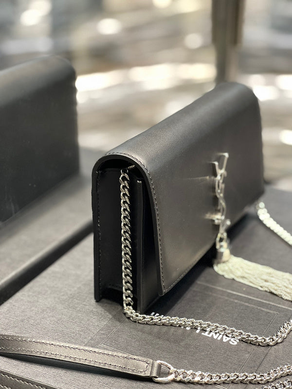 Amelia - YSL Bag - 1939