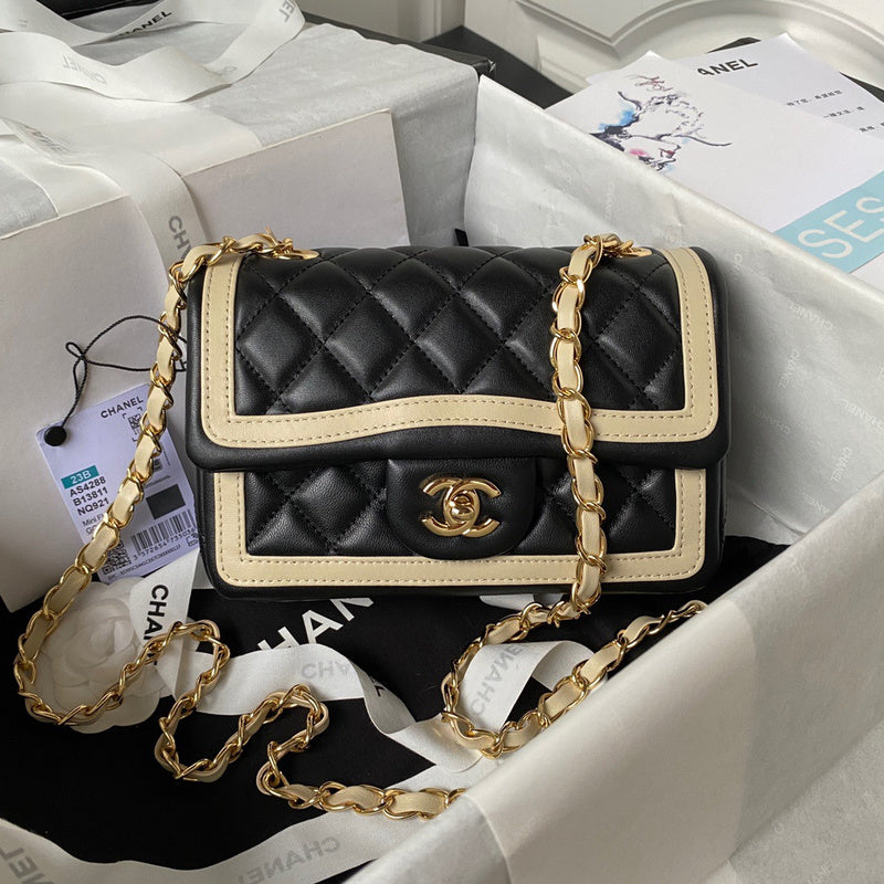 Wellow Bags - Chanel - Bags  - 142