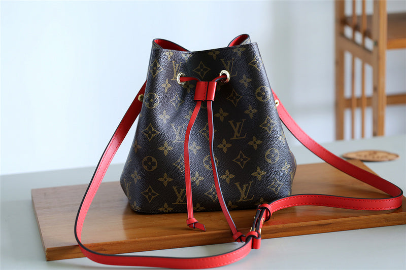 Fan Fashion Lu-Vi bags - 8575