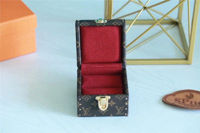 Fan Fashion Lu-Vi bags - 9525
