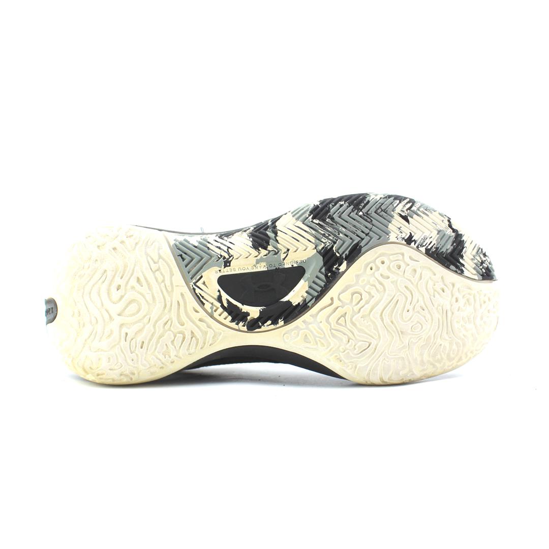 UNDER ARMOUR LOCKDOWN 6
