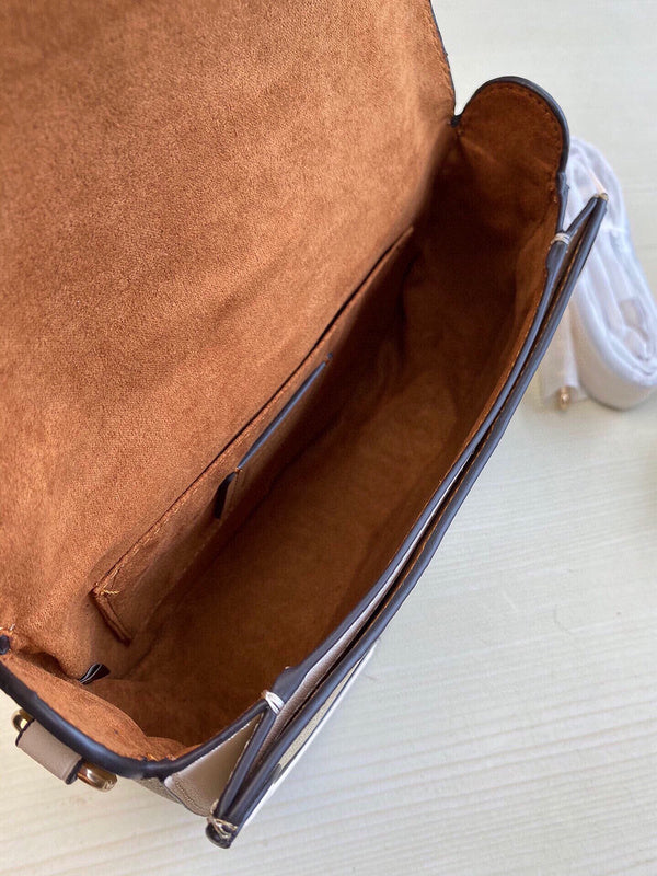 Amelia-i CAH Bags - 141