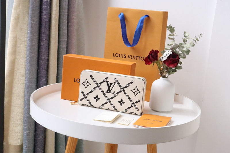 Amelia- LOV  Luxury  Wallets - 647