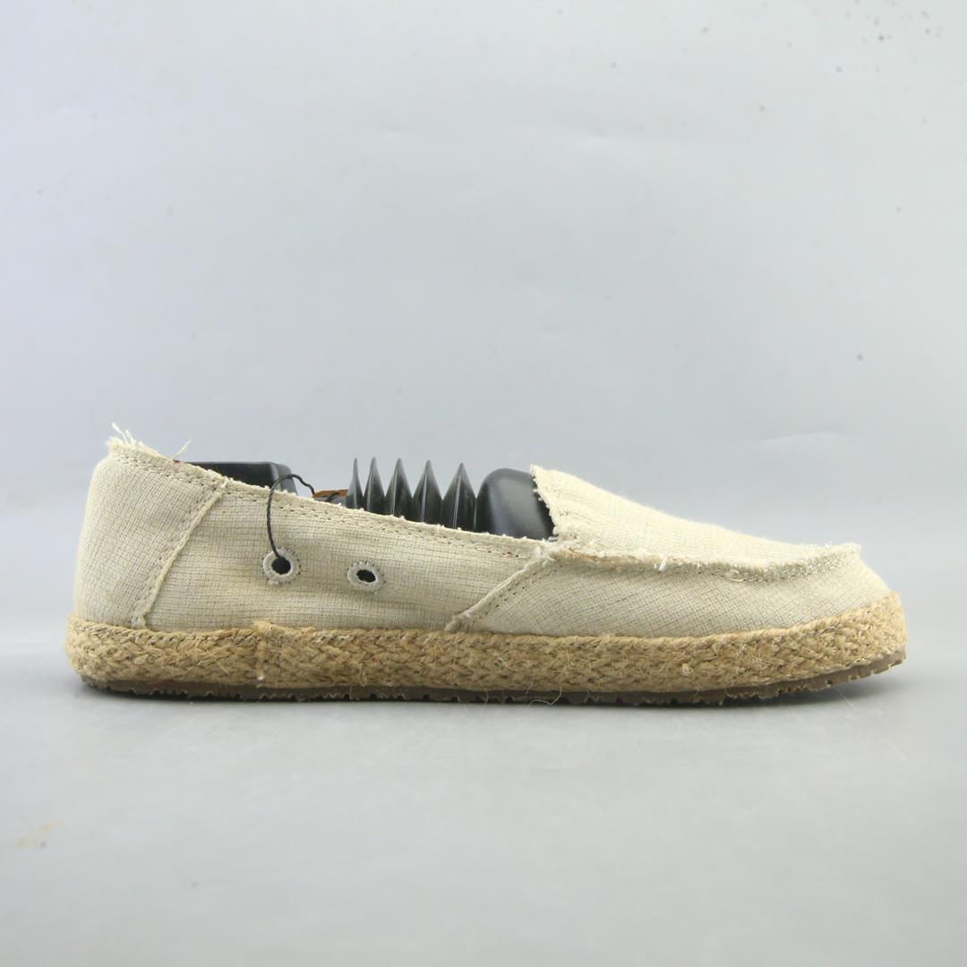 SANUK  .