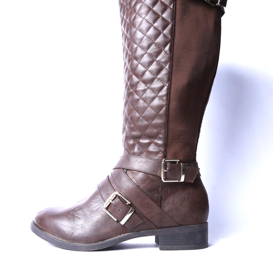 TORRID QUILTED STRAPPY KNEE