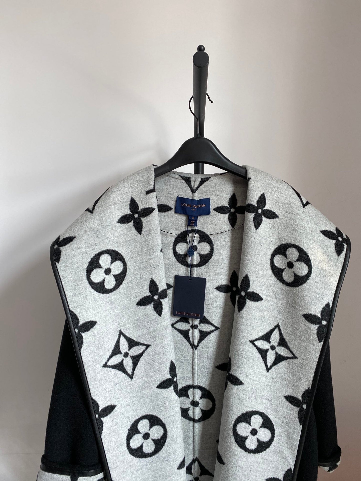Luxury Louis Vuitton  Wrap Coat 030