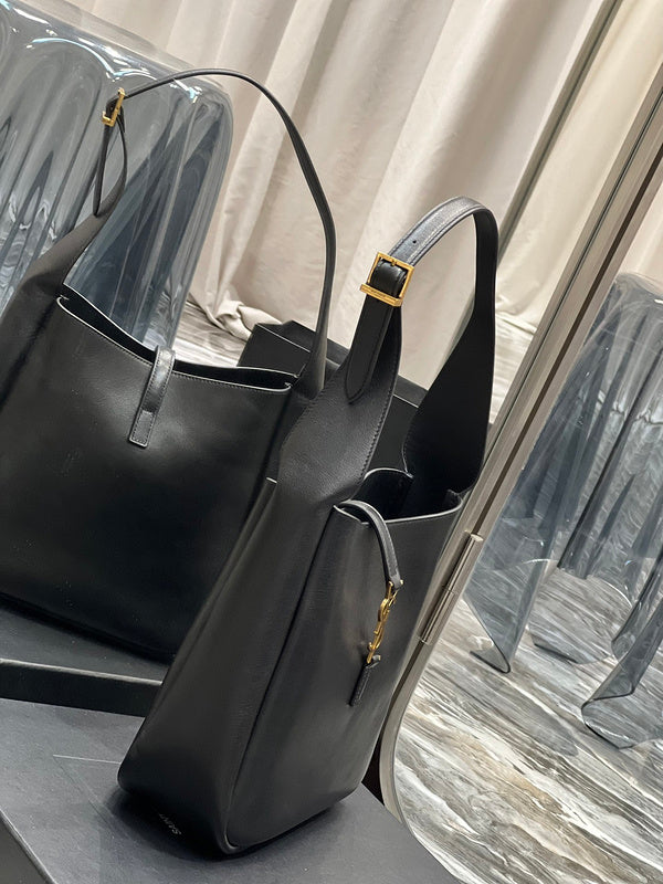 Amelia - YSL Bag - 2488