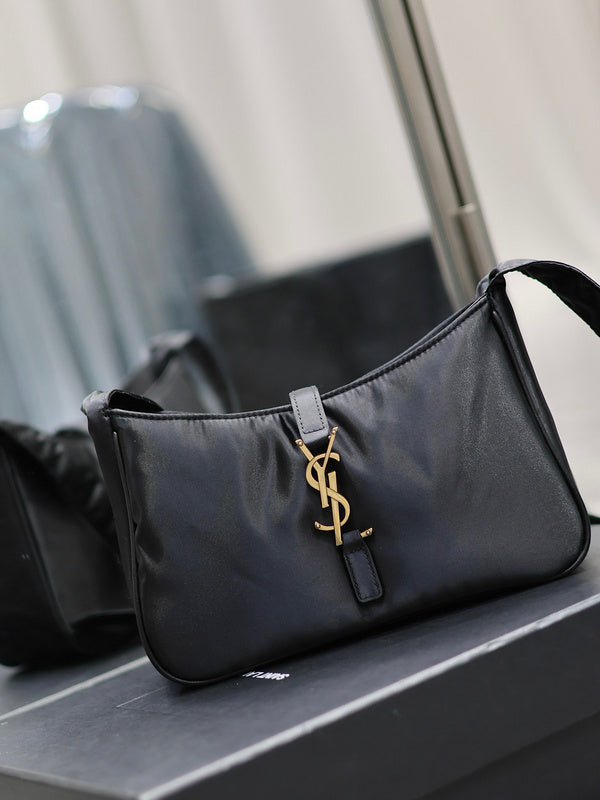 Amelia - YSL Bag - 1930