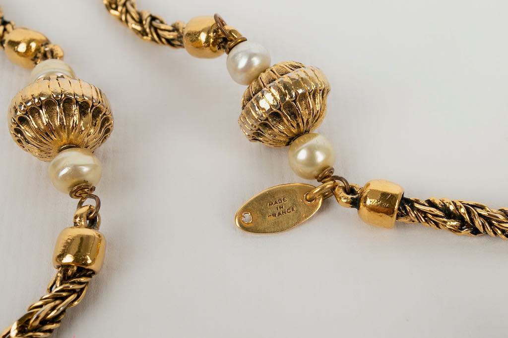 Collier doré Chanel 1984