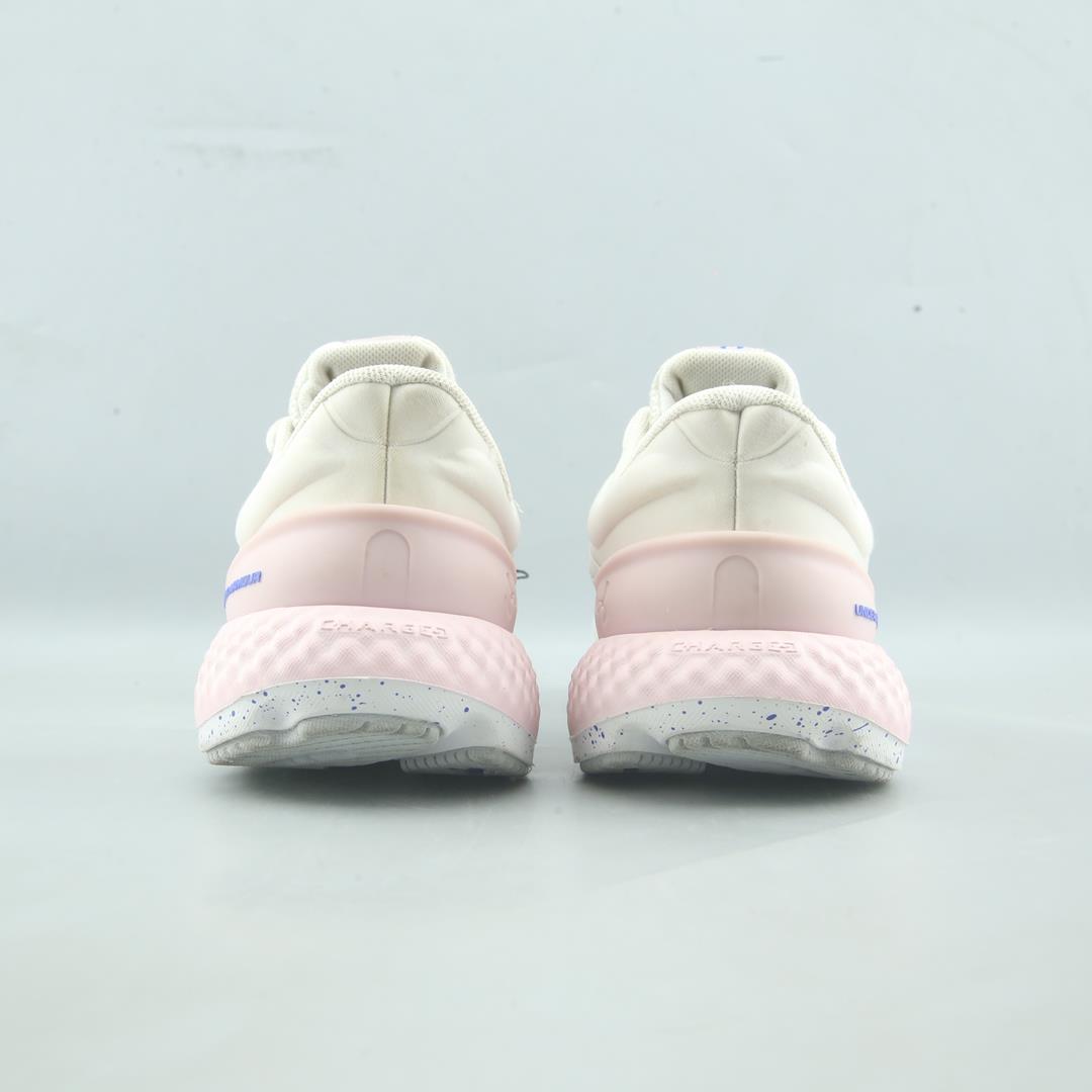 UNDER ARMOUR CHARGED ESCAPE 4