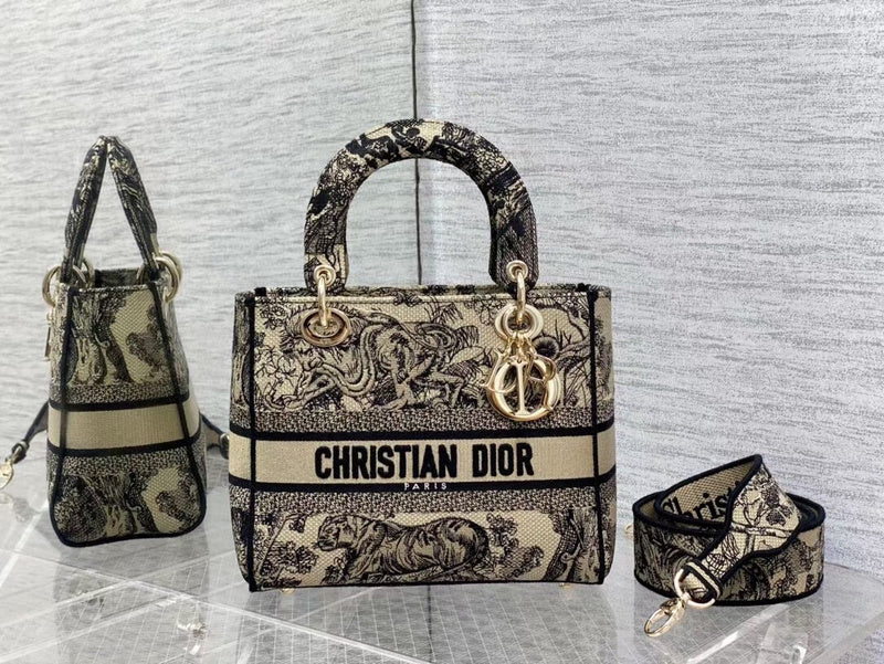 Amelia- DYOR FASHION BAGS - 2211