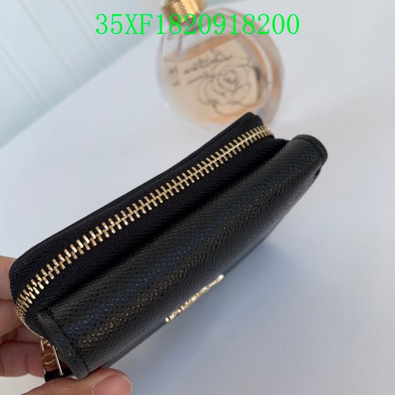 Amelia - CAH Wallet - 077