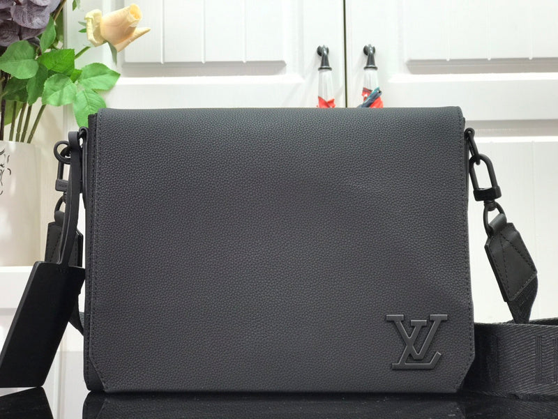 Fan Fashion Lu-Vi bags - 17635