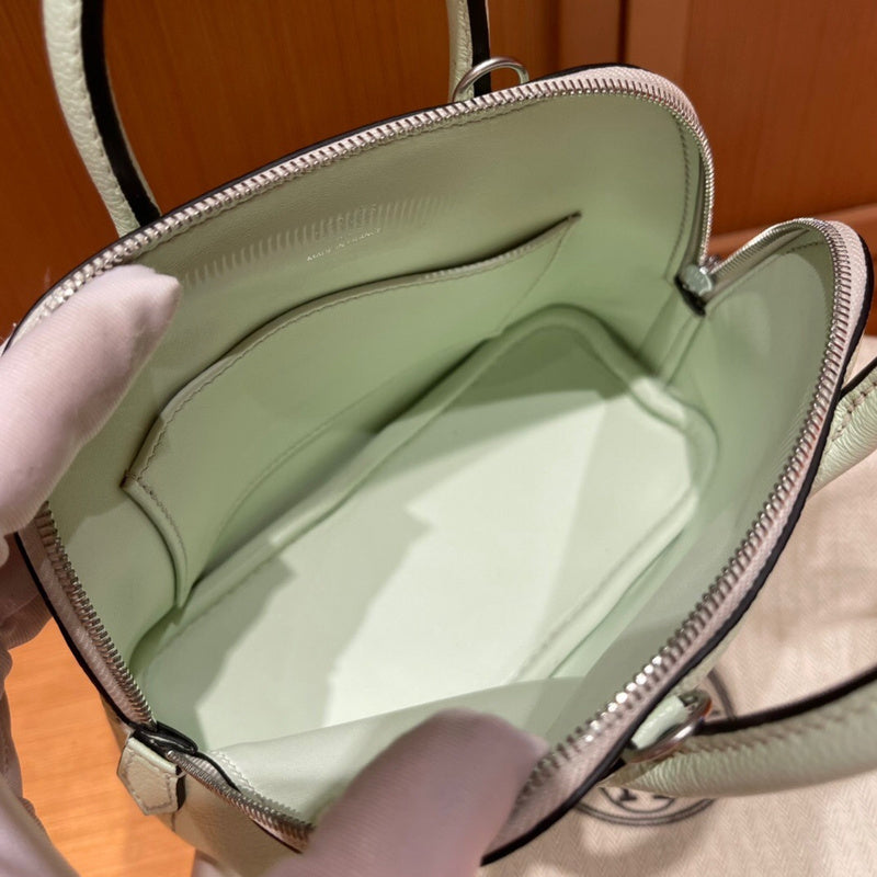 Amelia - HMS Bags - 1663