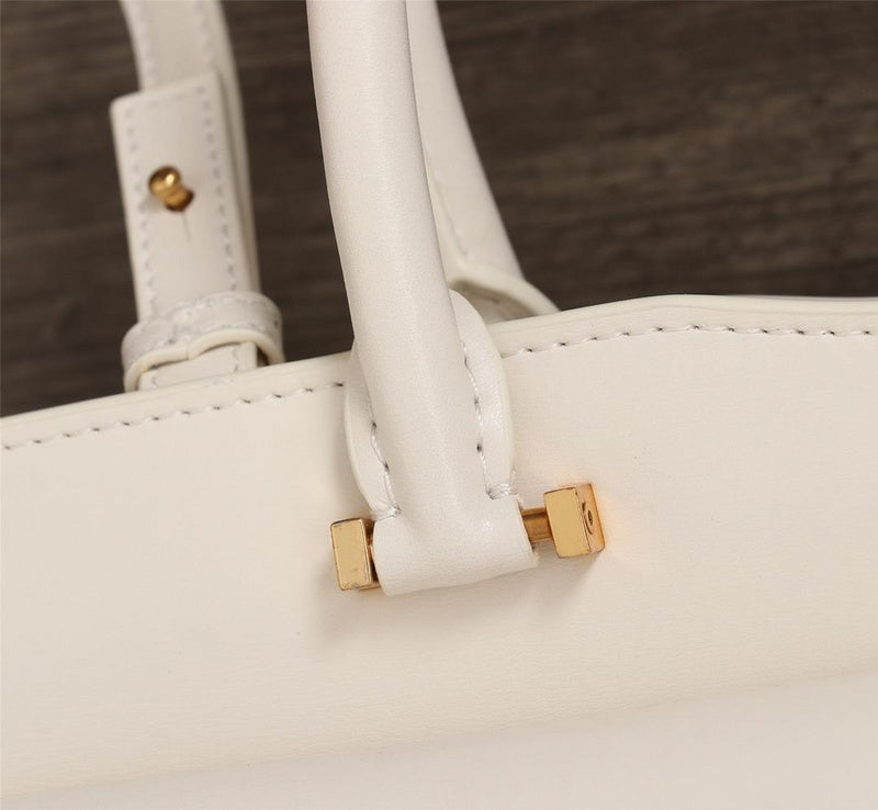 Amelia - YSL Bag - 2937