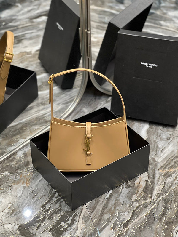 Amelia - YSL Bag - 2478