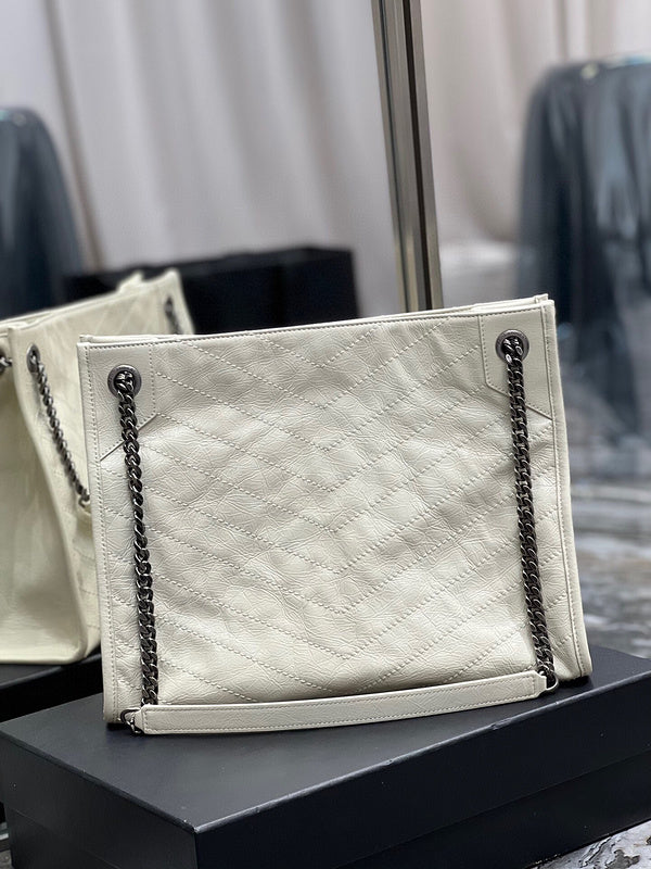 Amelia - YSL Bag - 1240