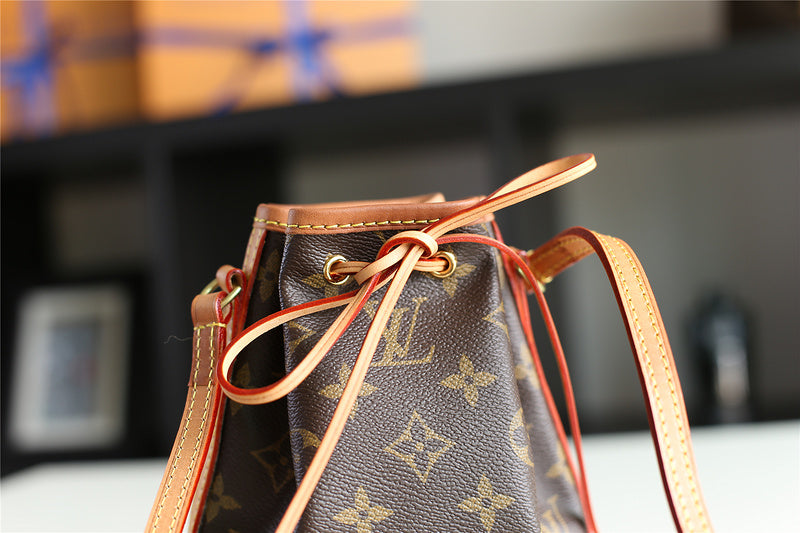 Fan Fashion Lu-Vi bags - 9390