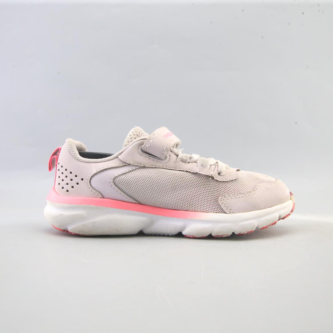 UNDER ARMOUR CHARGED ASSERT 9