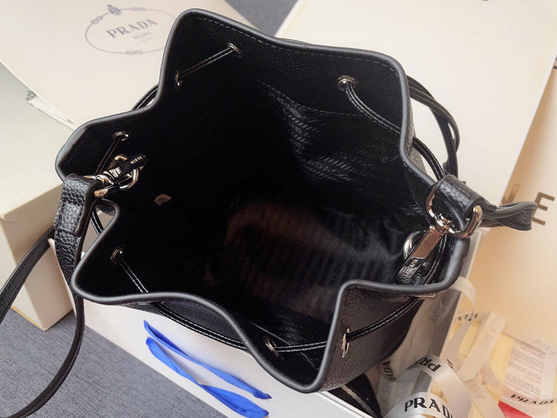 Barnes-Bags - Prada Bags - 991