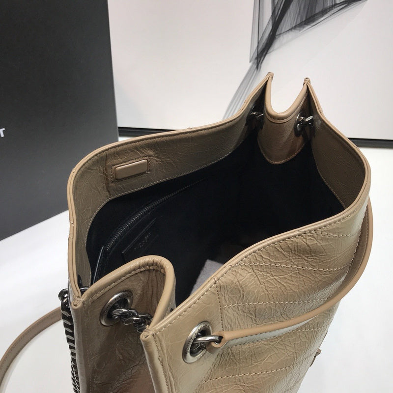 Amelia - YSL Bag - 2339