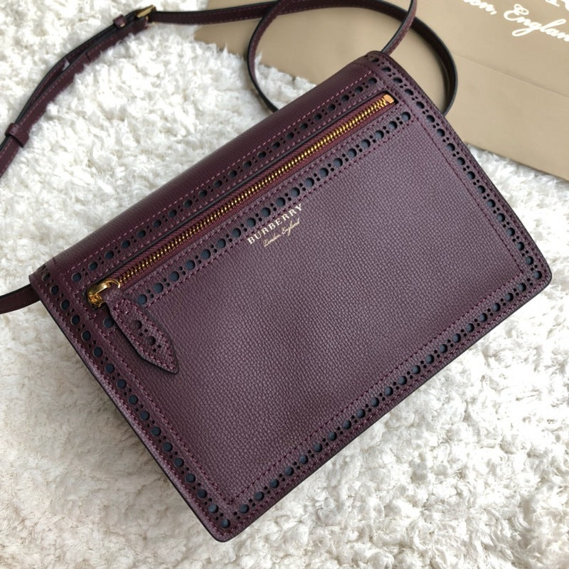 Burberry Bags - Bagsattire   409