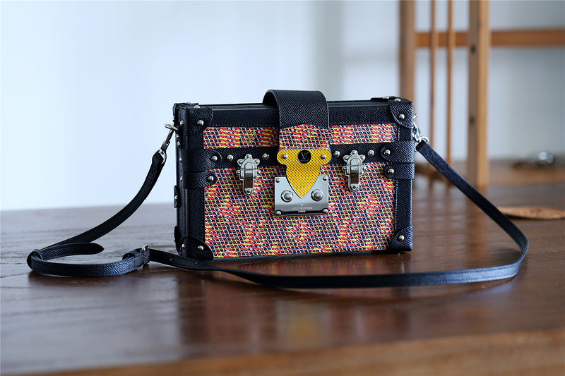 Fan Fashion Lu-Vi bags - 8213