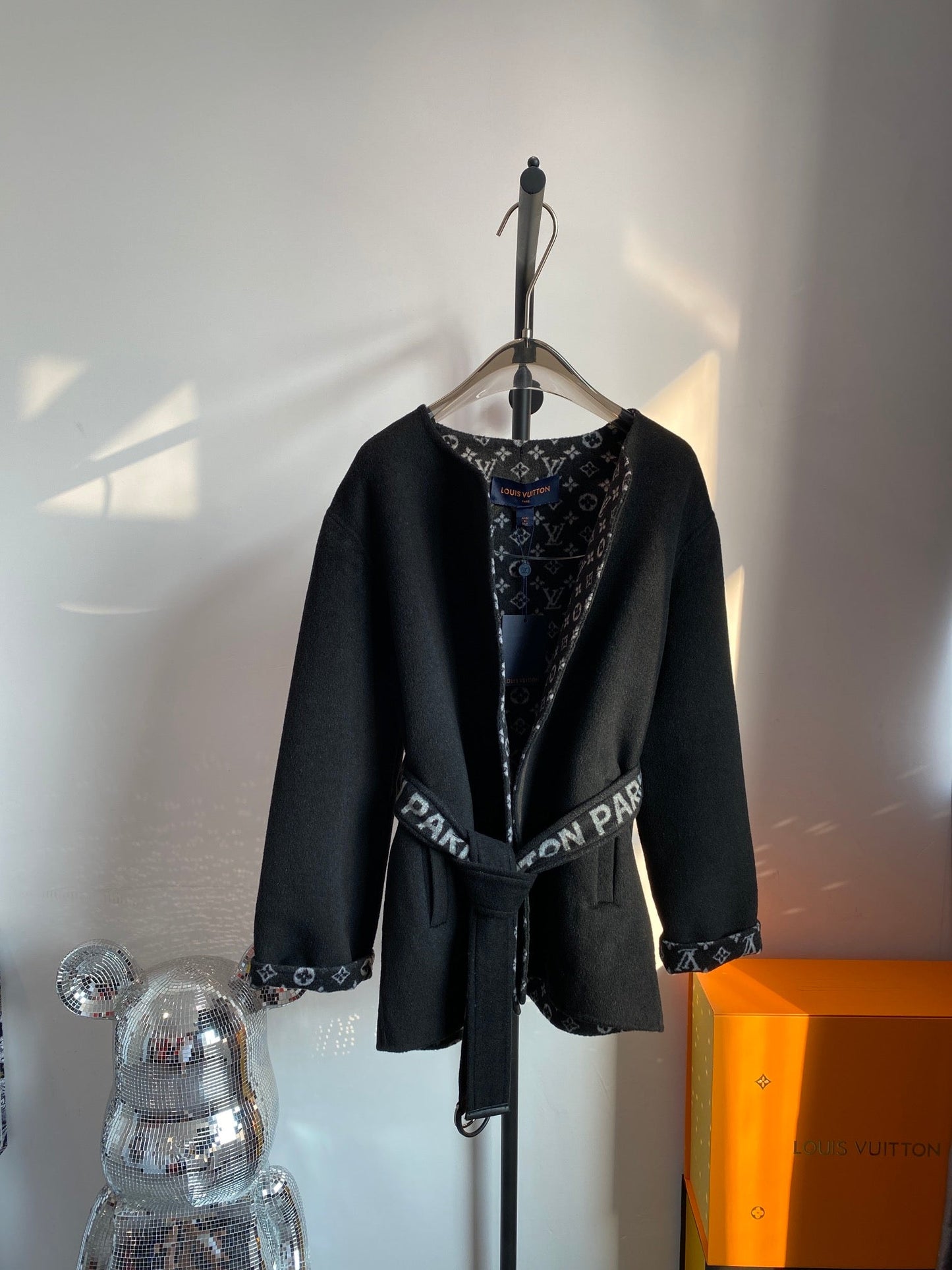 Luxury Louis Vuitton  Wrap Coat 024