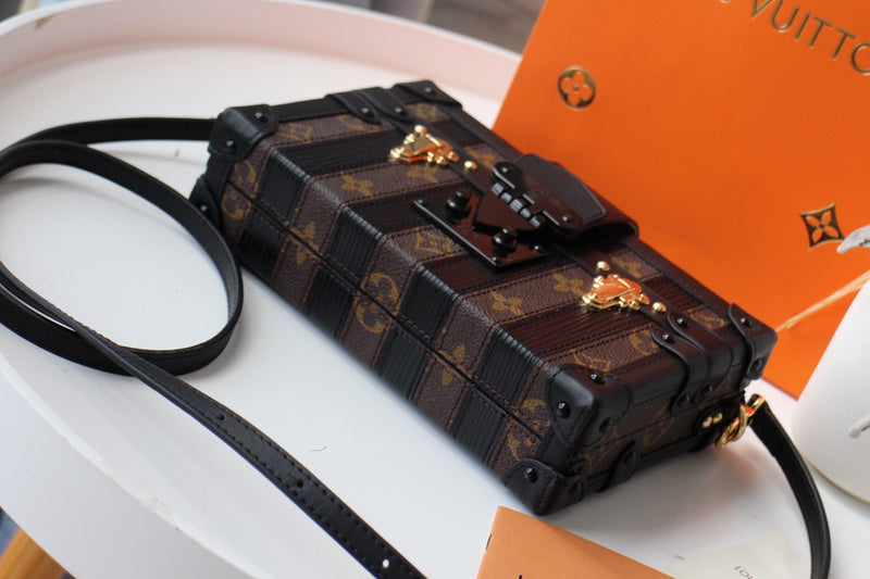 Fan Fashion Lu-Vi bags - 17658