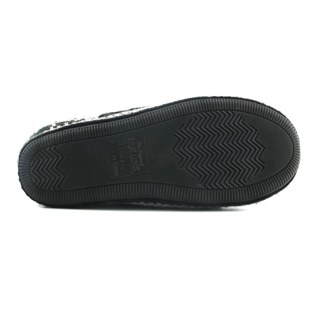 MUK LUKS .