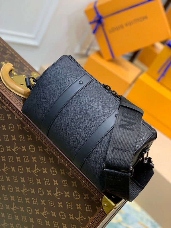Fan Fashion Lu-Vi bags - 17043