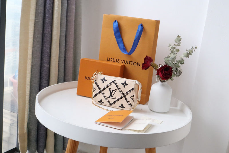 Amelia- LOV  Luxury  Wallets - 632