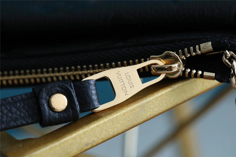 Fan Fashion Lu-Vi bags - 8988