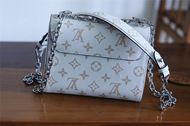 Fan Fashion Lu-Vi bags - 8443