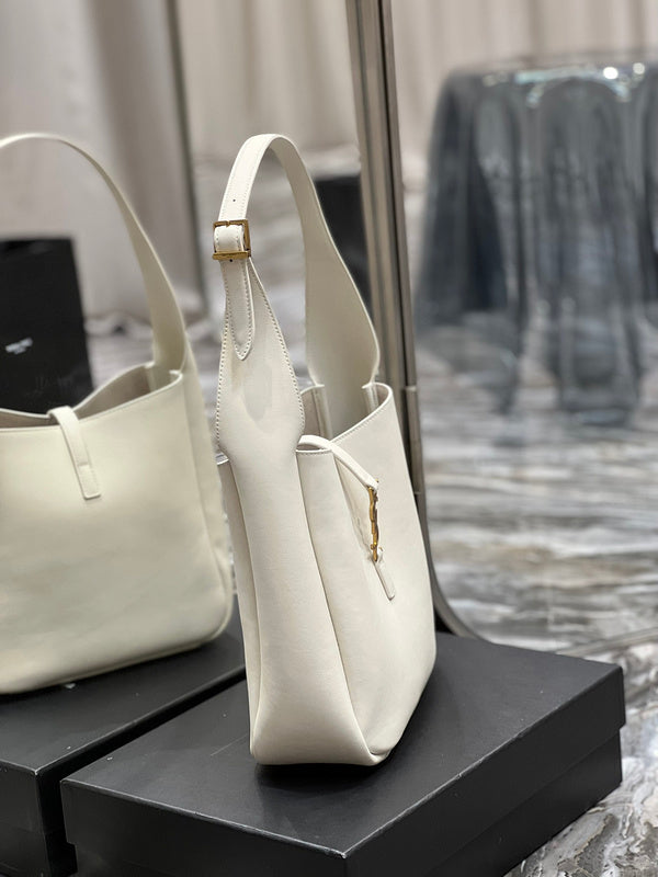 Amelia - YSL Bag - 2486