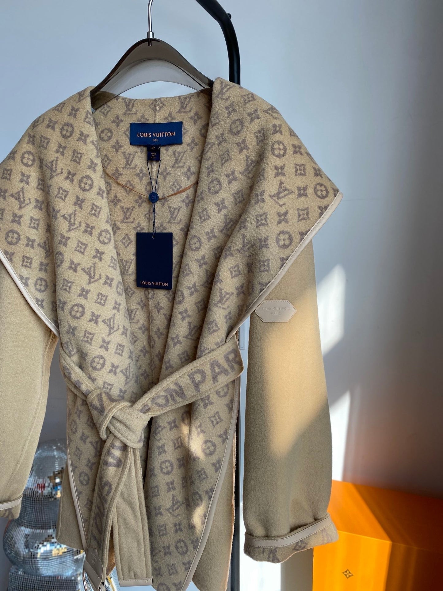 Luxury Louis Vuitton  Wrap Coat 022