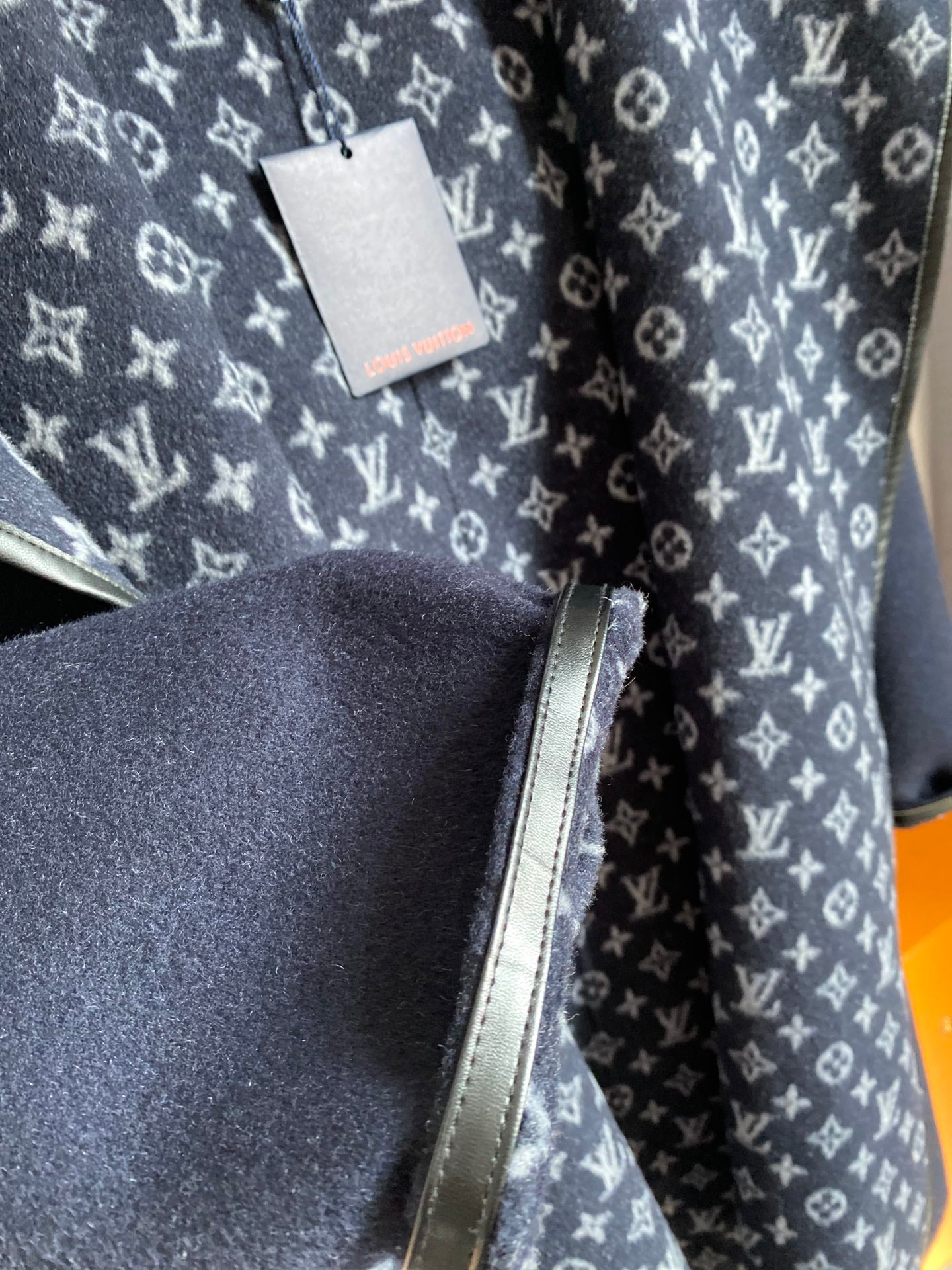 Luxury Louis Vuitton  Wrap Coat 042
