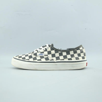 VANS AUTHENTIC