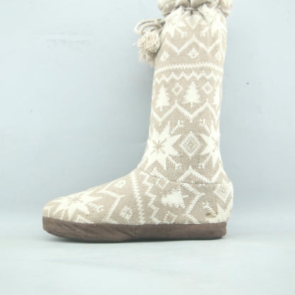 MUK LUKS .