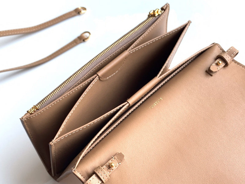 Burberry Bags - Bagsattire   746
