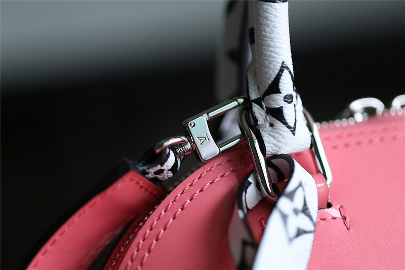 Fan Fashion Lu-Vi bags - 8277