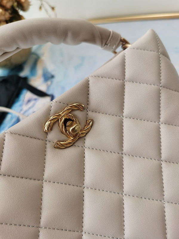 Wellow Bags - Chanel - Bags  - 596