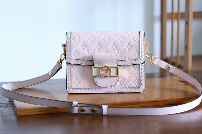 Fan Fashion Lu-Vi bags - 8124