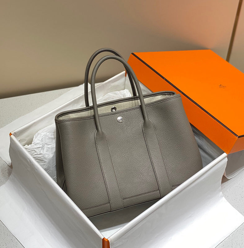 Amelia - HMS Bags - 1751