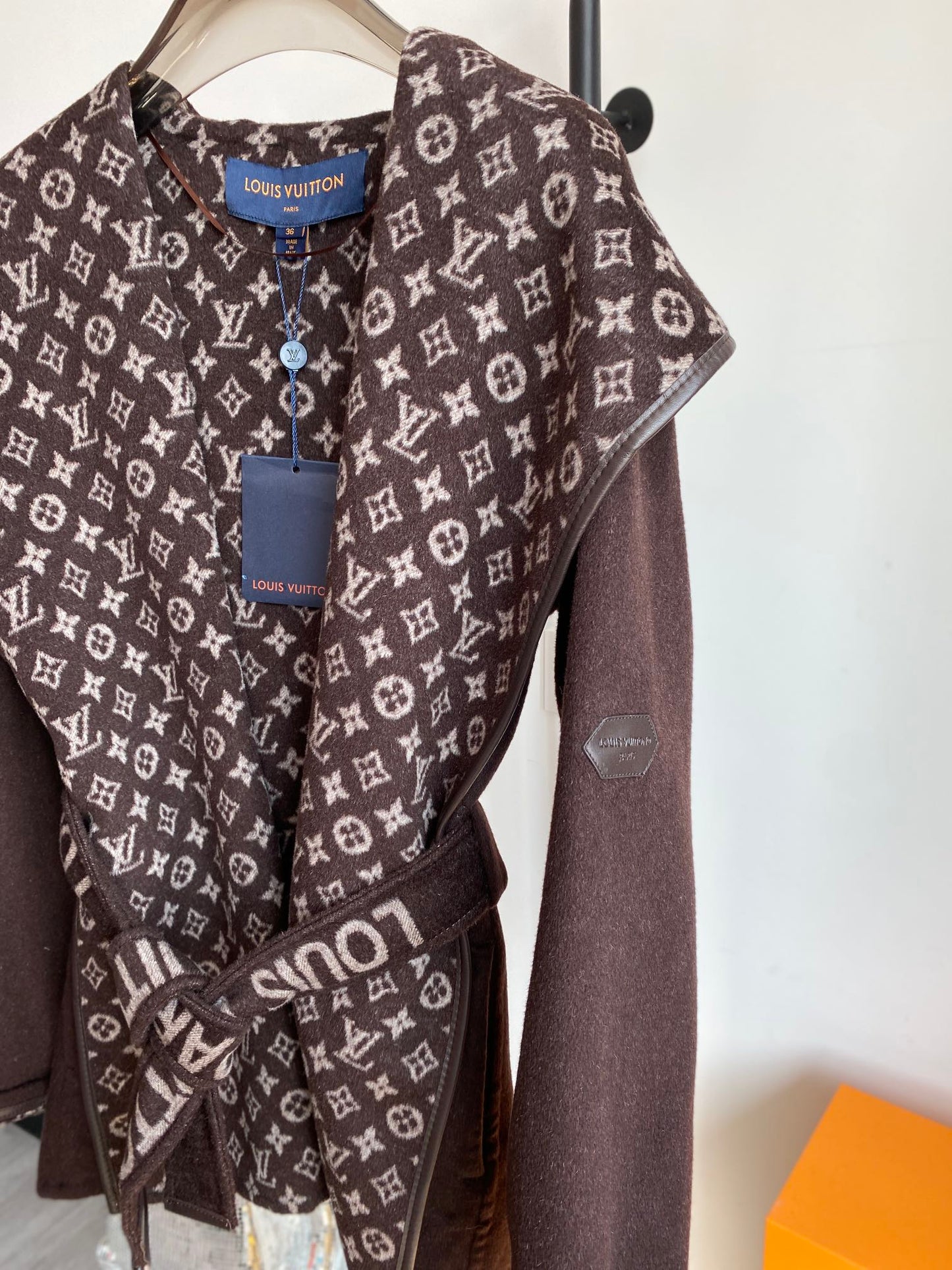 Luxury Louis Vuitton  Wrap Coat 032