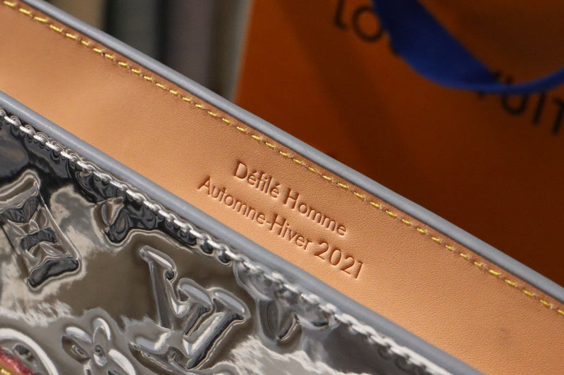 Fan Fashion Lu-Vi bags - 17175