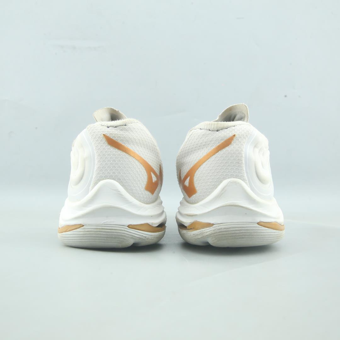 MIZUNO WAVE LIGHTNING Z6