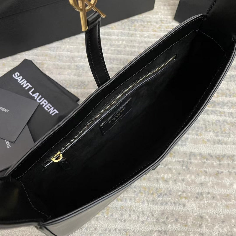 Amelia - YSL Bag - 3818