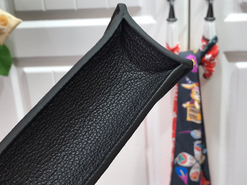 Fan Fashion Lu-Vi bags - 17616